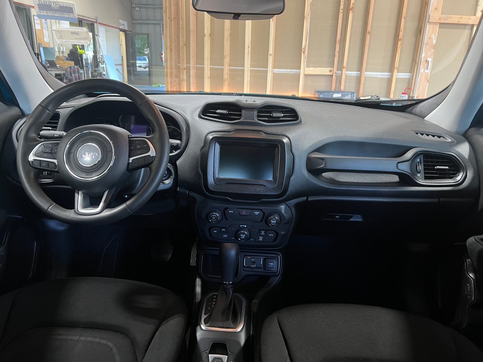 Thumbnail: 2019 Jeep Renegade - 3
