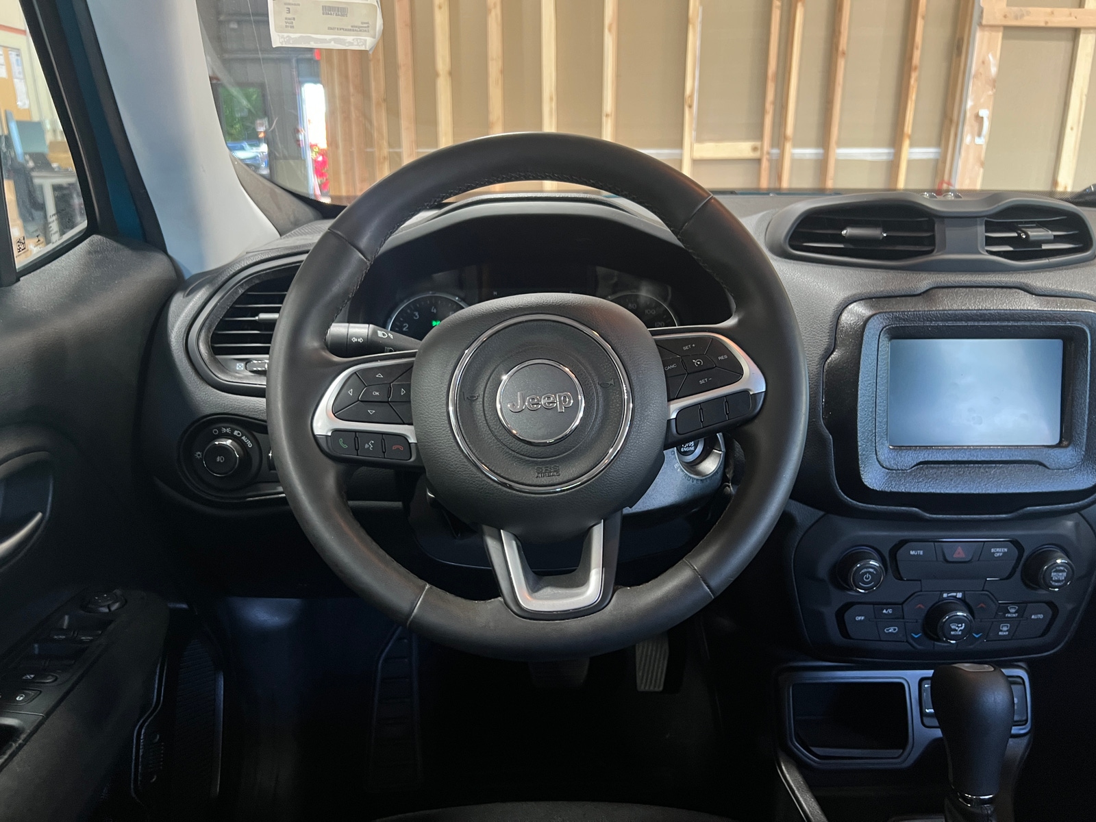 Thumbnail: 2019 Jeep Renegade - 5