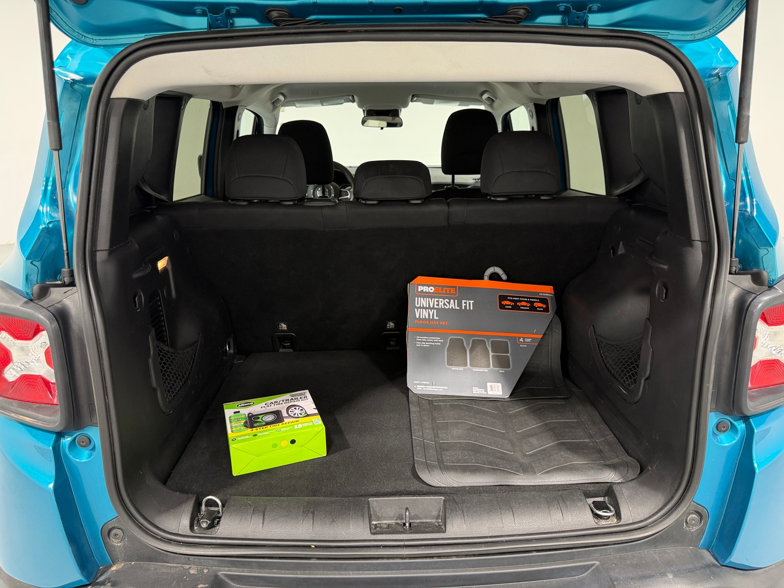 Thumbnail: 2019 Jeep Renegade - 7