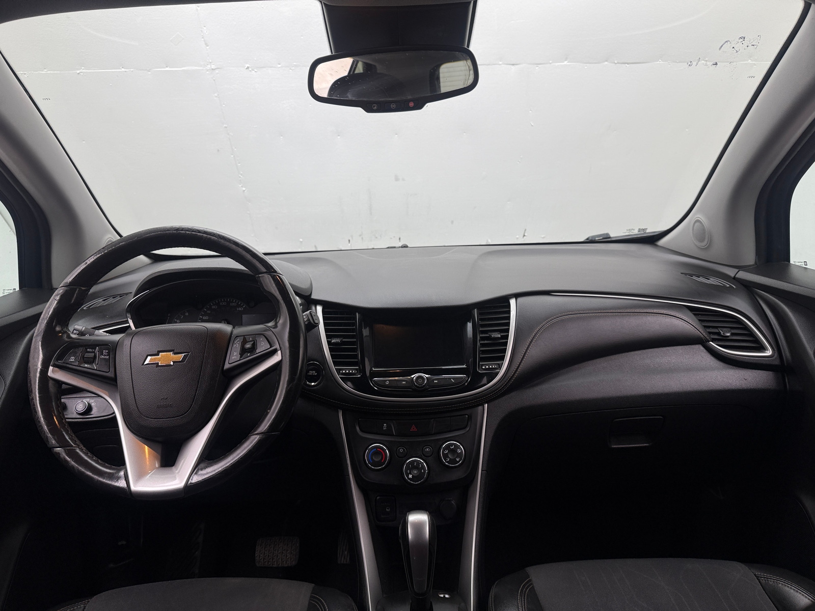Thumbnail: 2018 Chevrolet Trax - 3