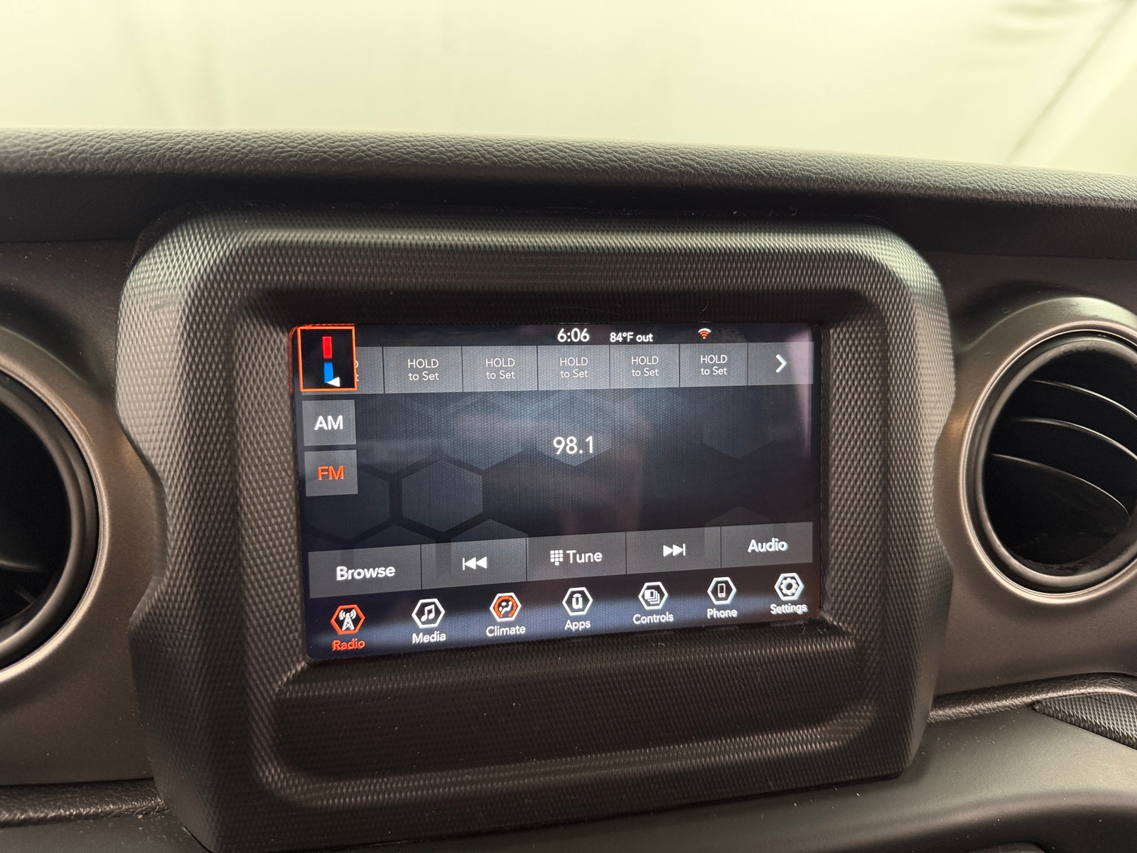 Thumbnail: 2023 Jeep Gladiator - 4