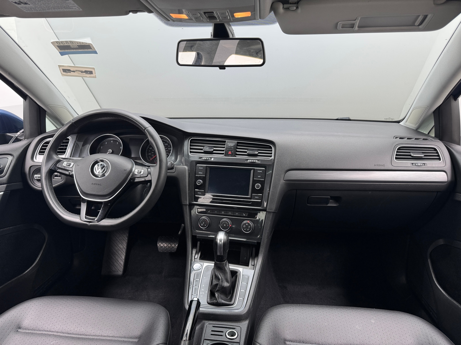 Thumbnail: 2021 Volkswagen Golf - 2