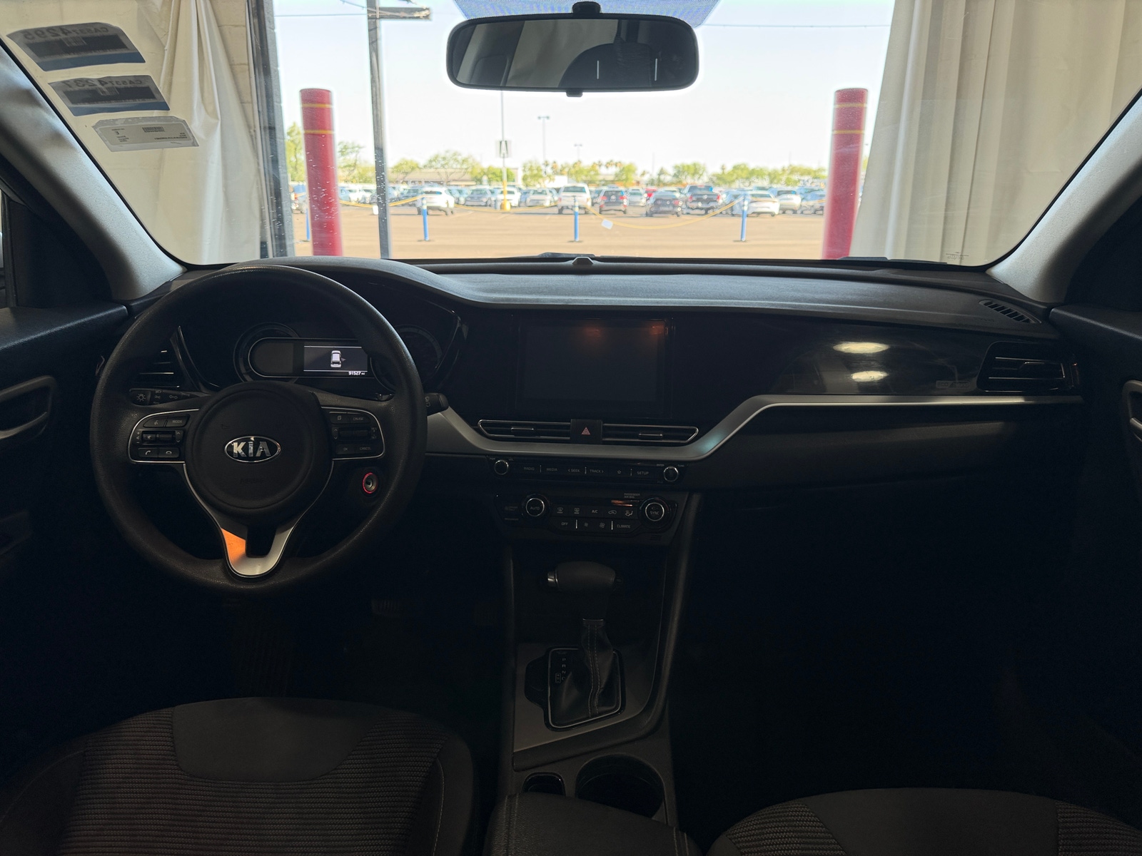 Thumbnail: 2020 Kia Niro - 3