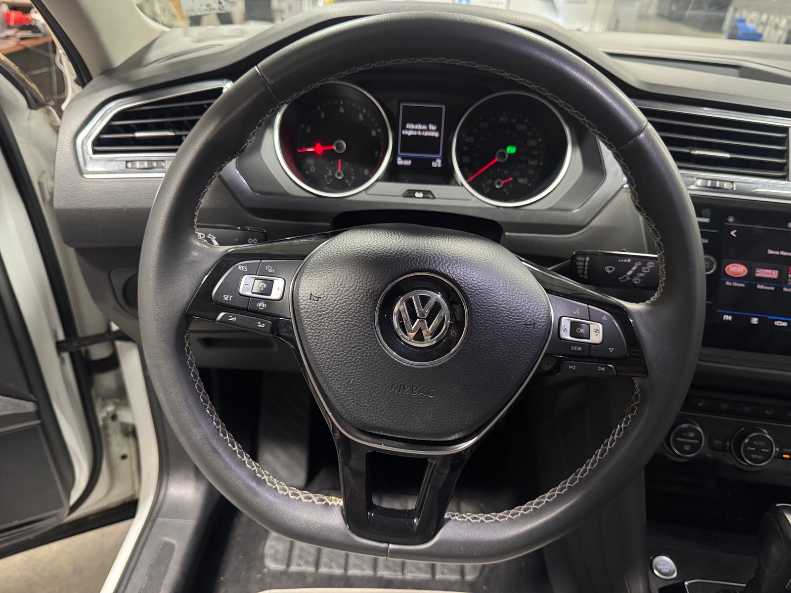 Thumbnail: 2021 Volkswagen Tiguan - 4