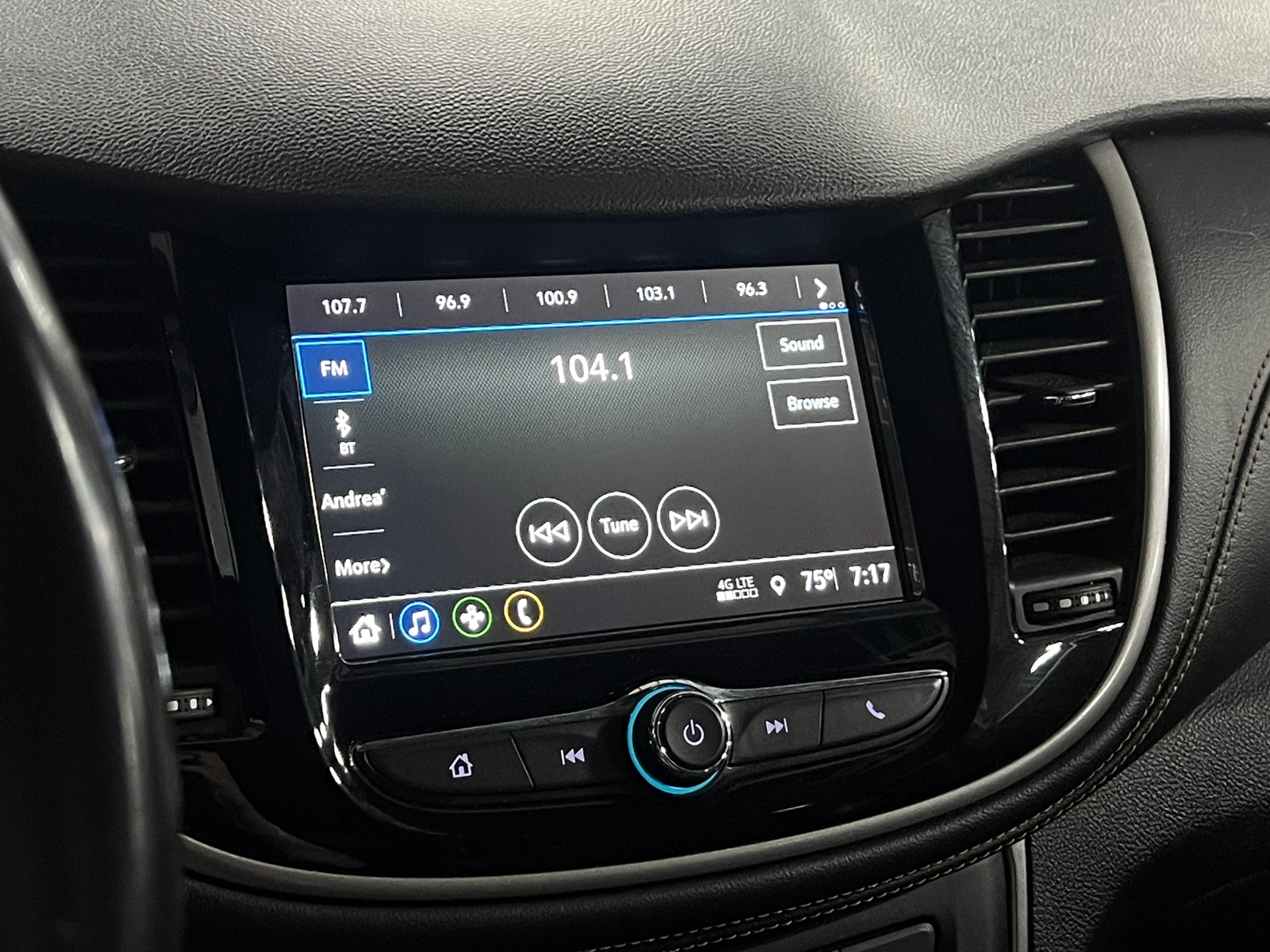 Thumbnail: 2019 Chevrolet Trax - 4