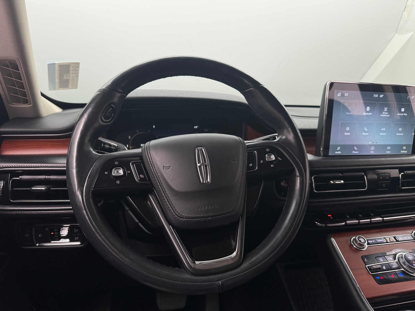 Thumbnail: 2020 Lincoln Aviator - 4