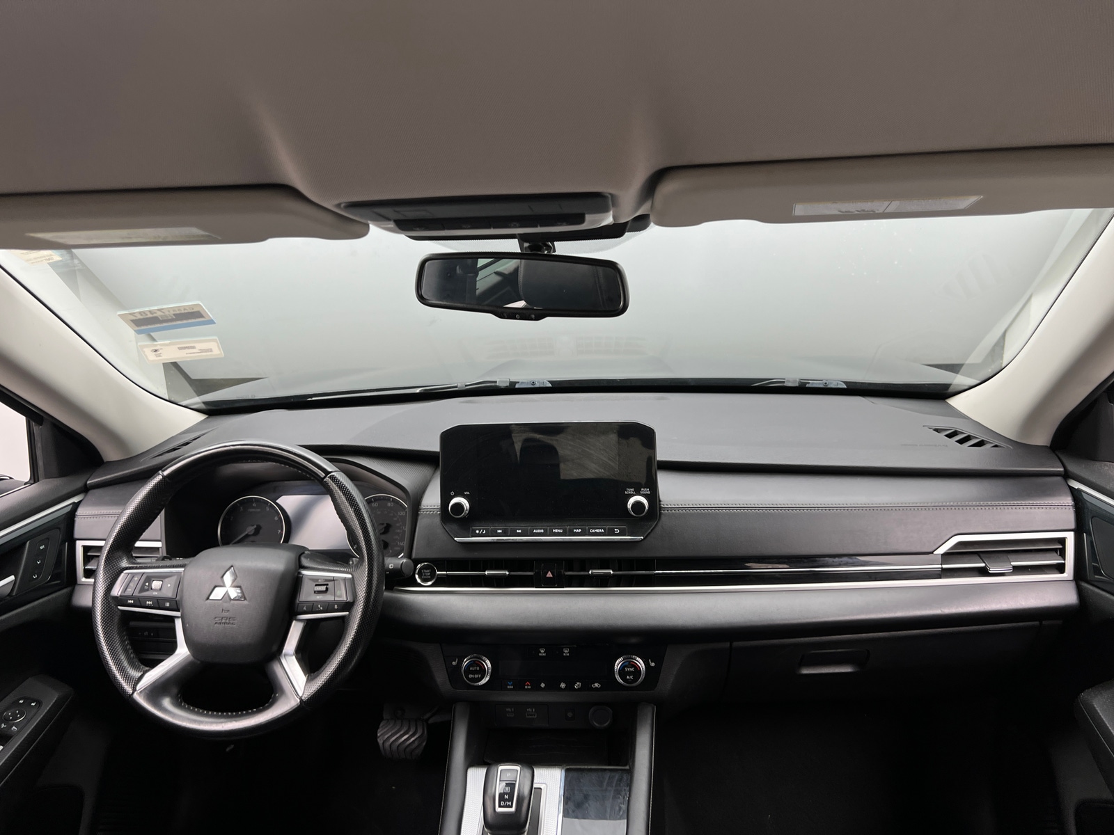 Thumbnail: 2022 Mitsubishi Outlander - 2
