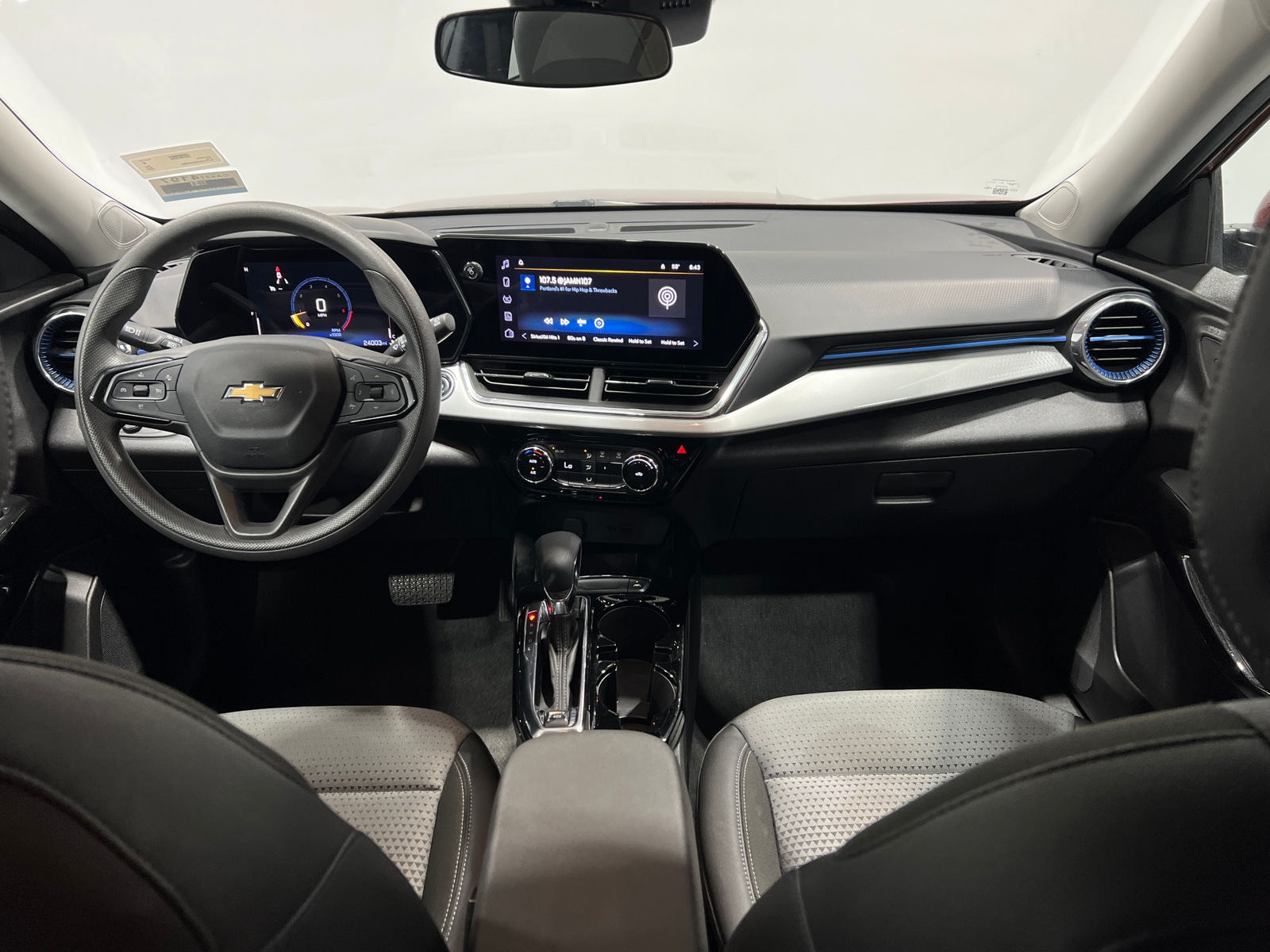 Thumbnail: 2025 Chevrolet Trax - 3