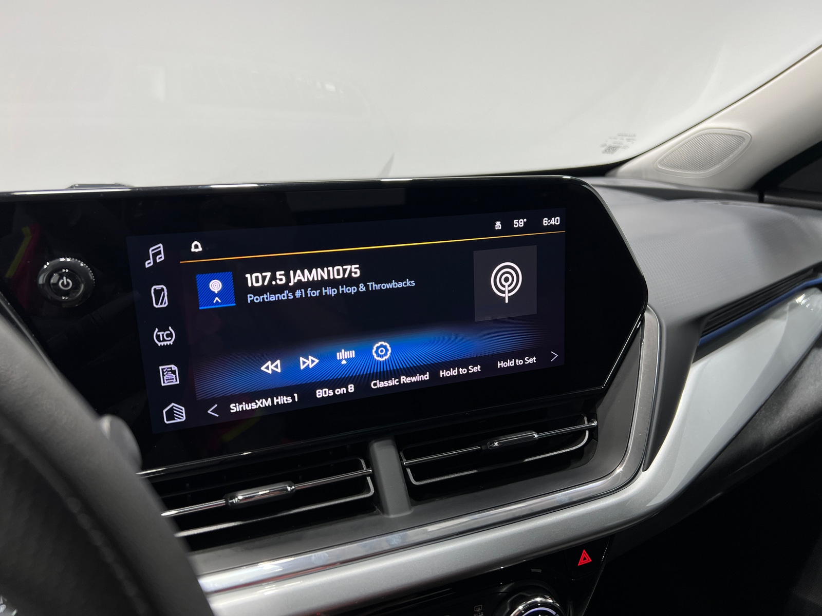 Thumbnail: 2025 Chevrolet Trax - 4