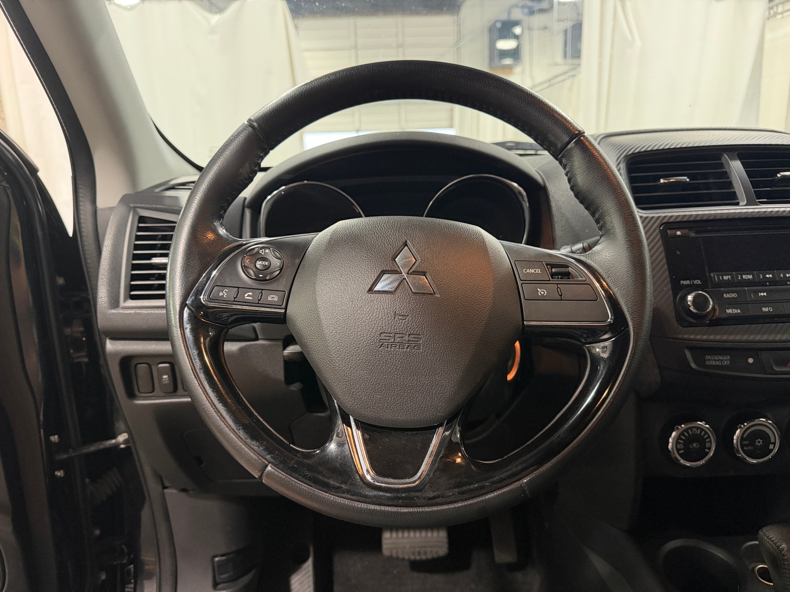 Thumbnail: 2017 Mitsubishi Outlander Sport - 5
