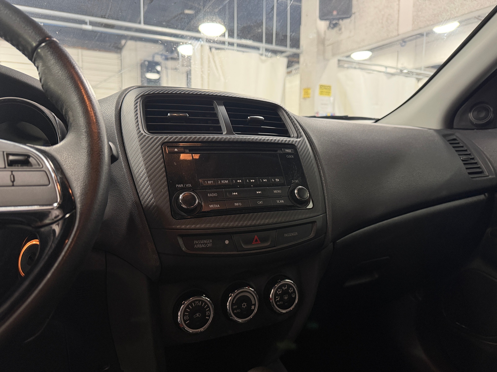 Thumbnail: 2017 Mitsubishi Outlander Sport - 4