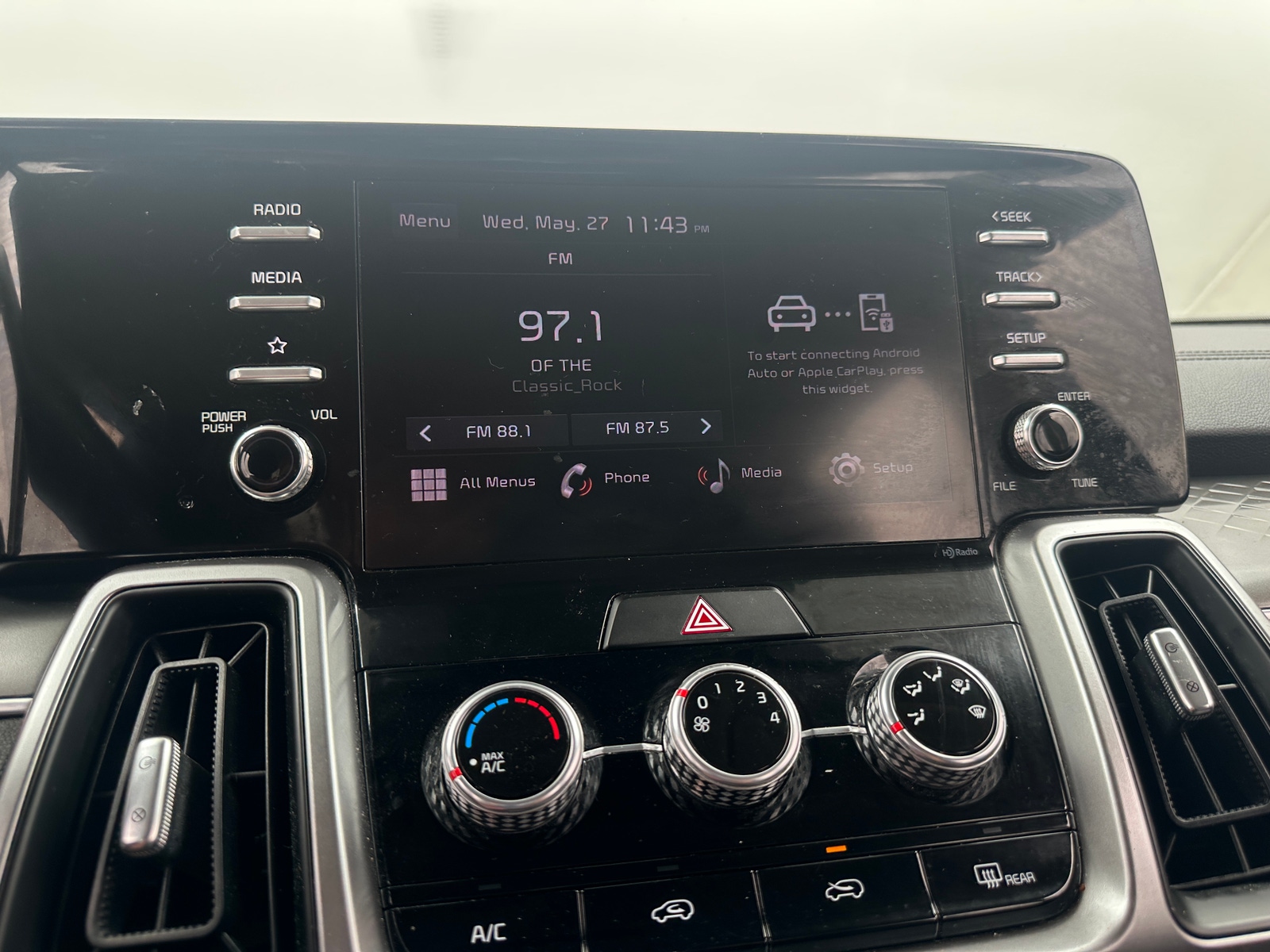 Thumbnail: 2022 Kia Sorento - 4