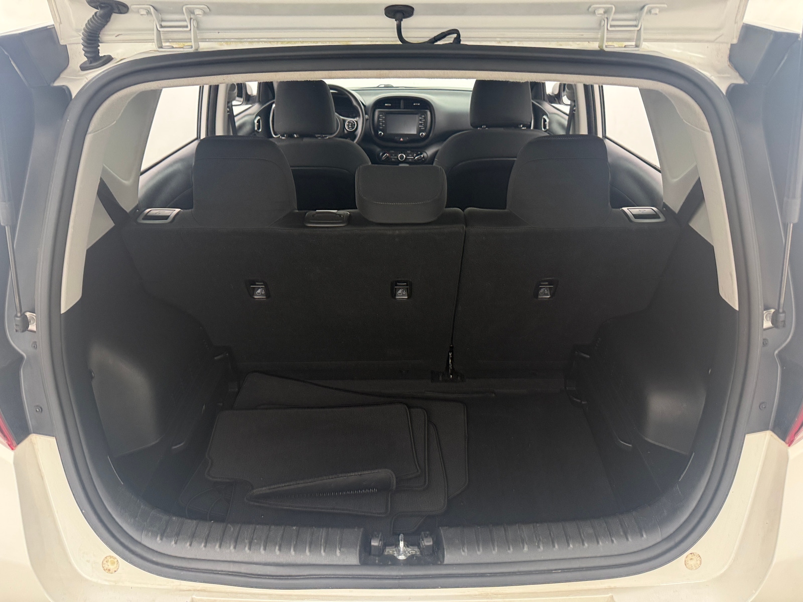 Thumbnail: 2020 Kia Soul - 7