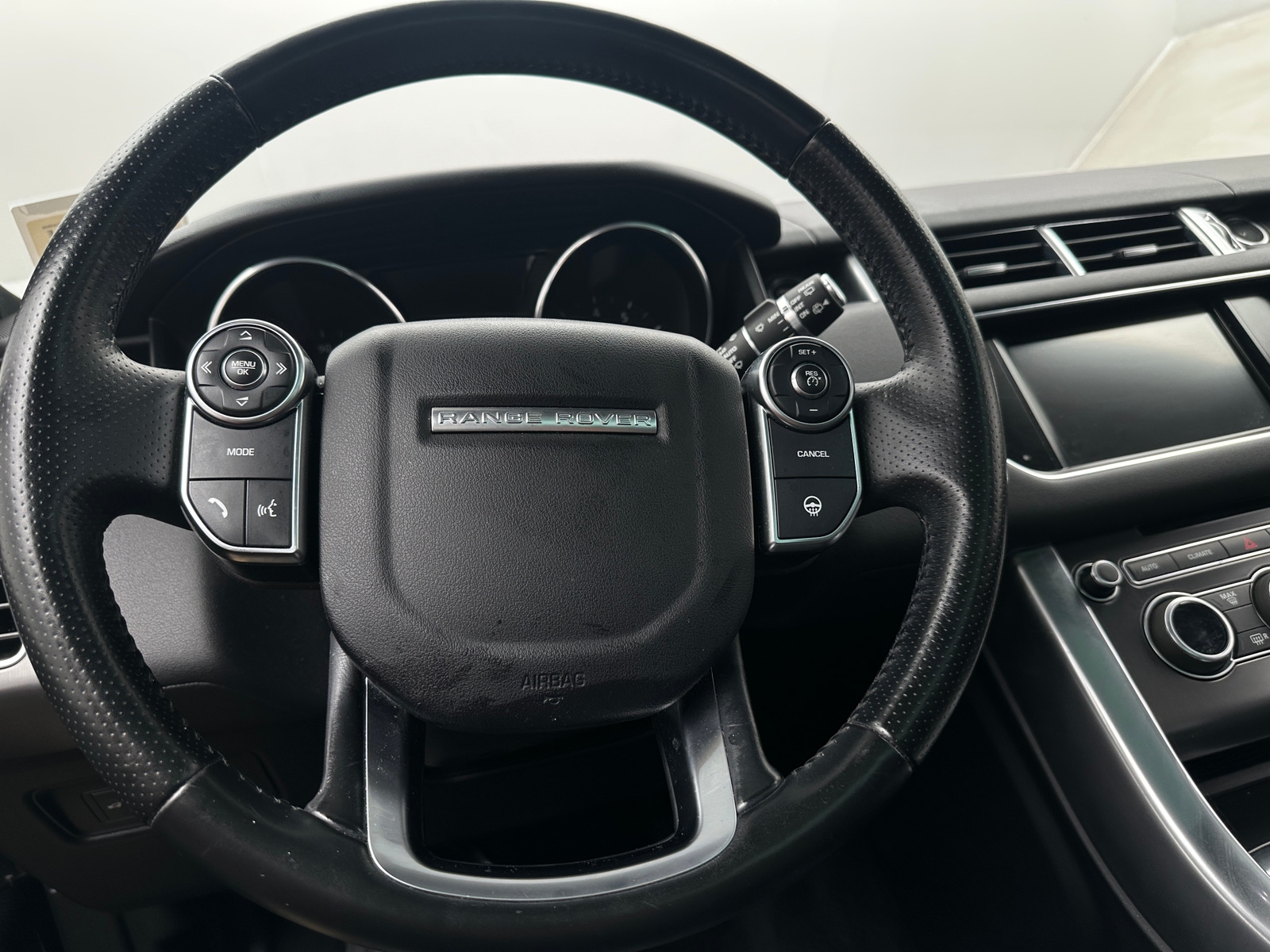 Thumbnail: 2016 Land Rover Range Rover Sport - 4