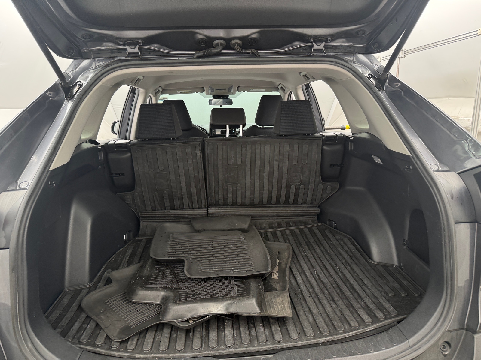 Thumbnail: 2020 Toyota RAV4 - 7