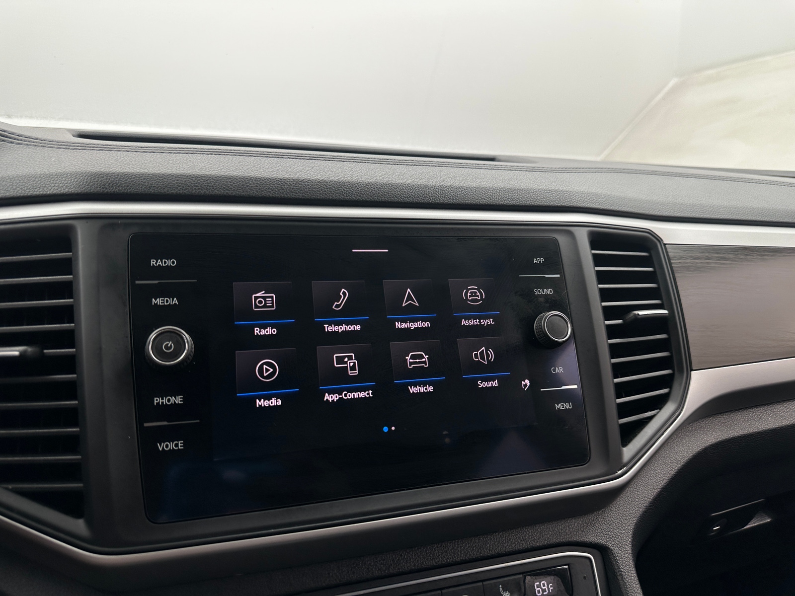 Thumbnail: 2021 Volkswagen Atlas - 3