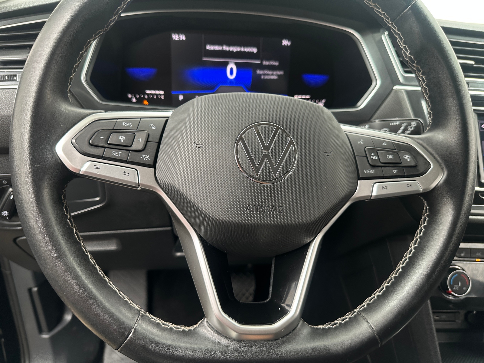 Thumbnail: 2023 Volkswagen Tiguan - 5