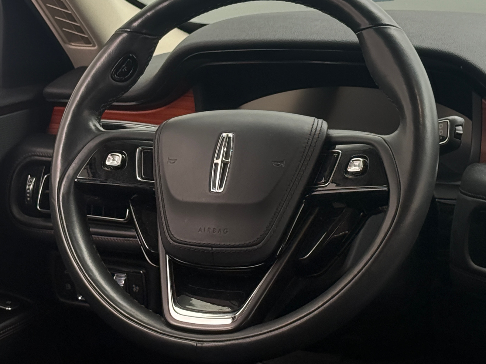 Thumbnail: 2023 Lincoln Aviator - 4
