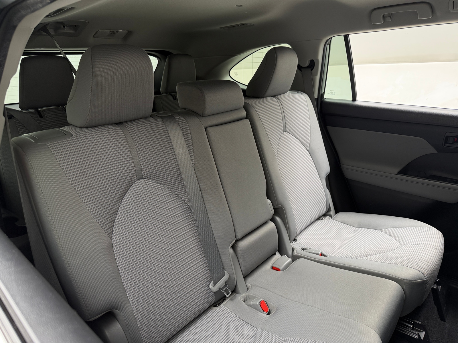 Thumbnail: 2022 Toyota Highlander - 6