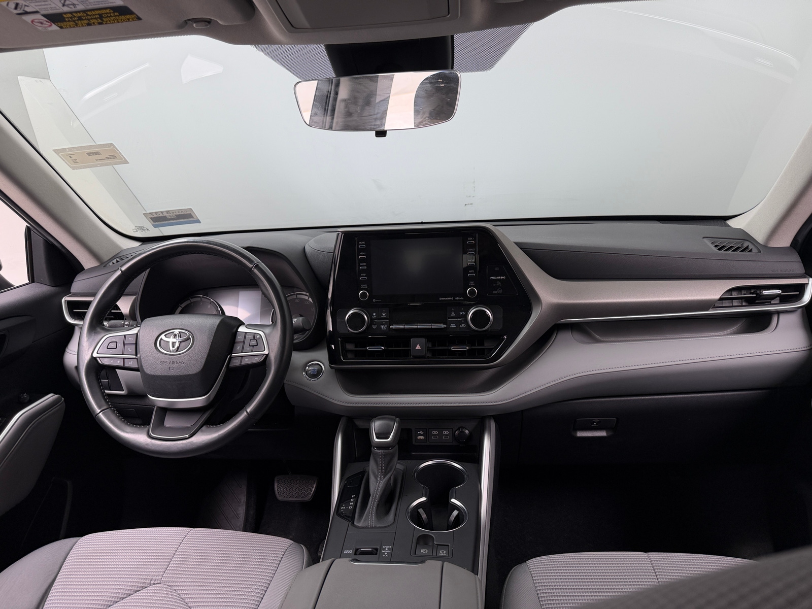 Thumbnail: 2022 Toyota Highlander - 3