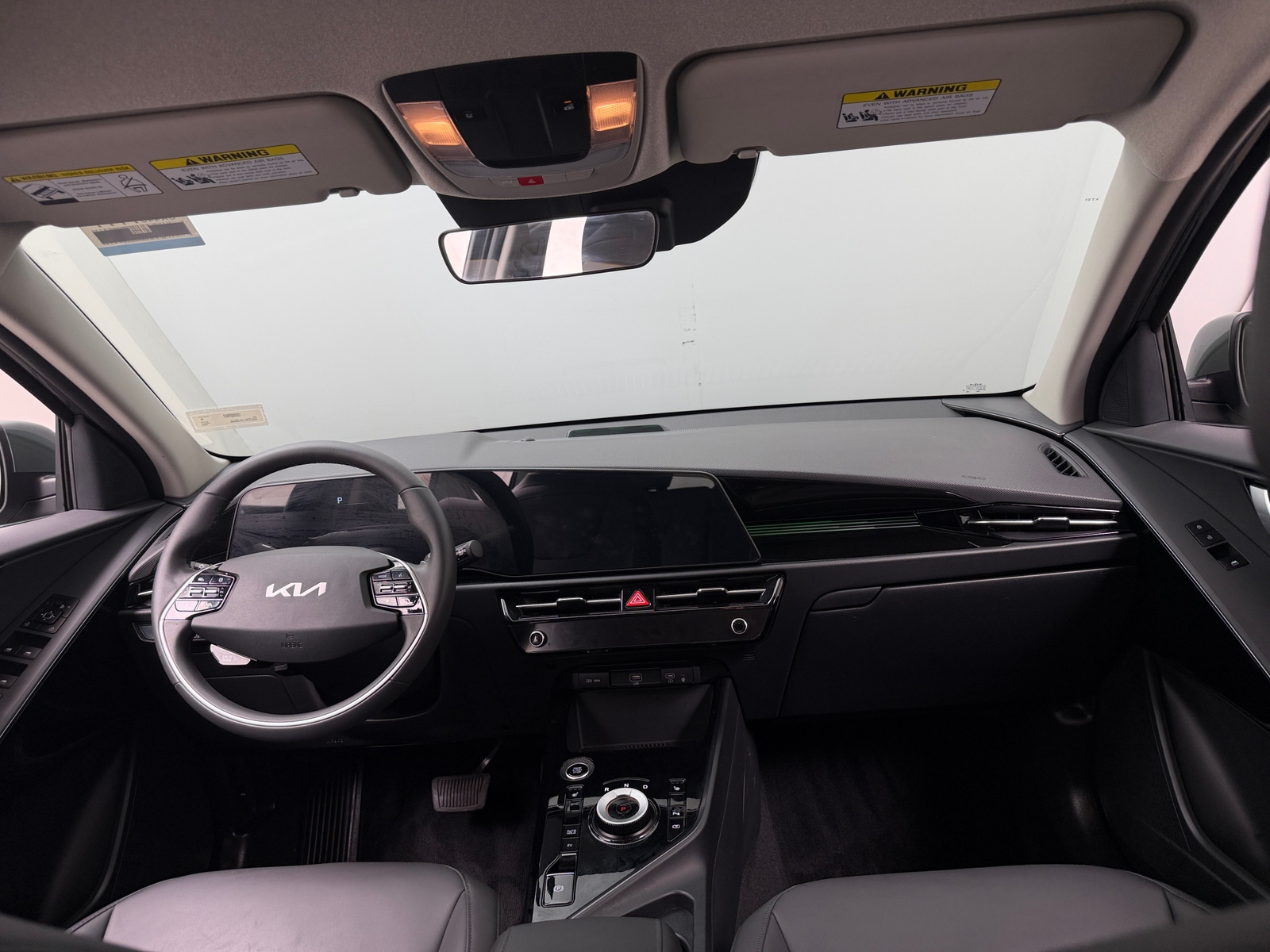 Thumbnail: 2023 Kia Niro - 3