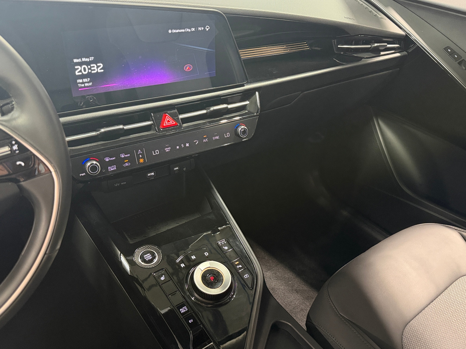 Thumbnail: 2023 Kia Niro - 4