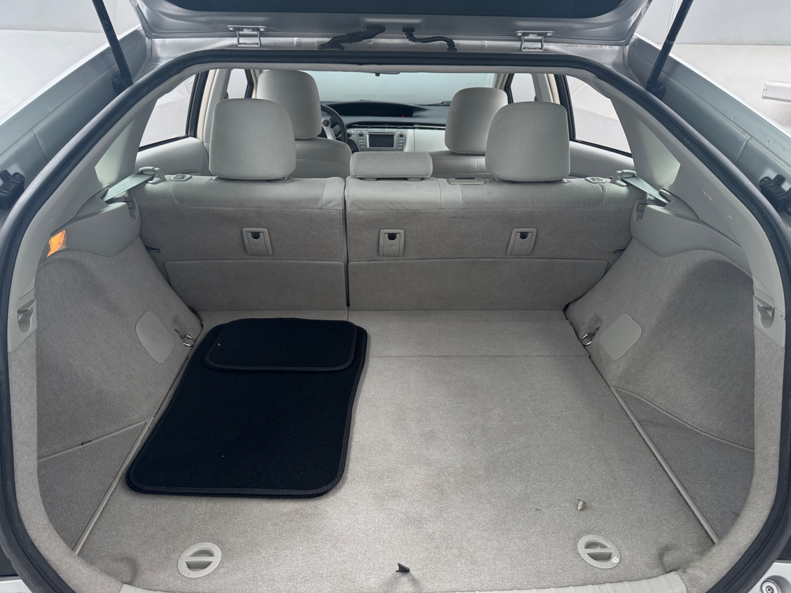Thumbnail: 2015 Toyota Prius - 7