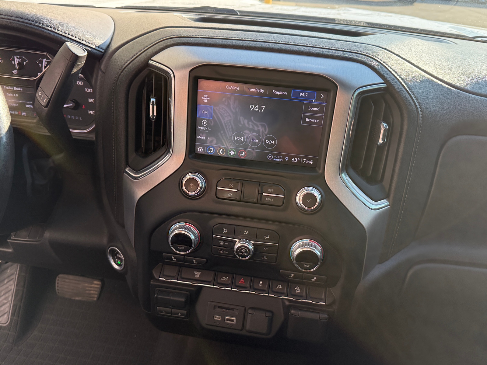 Thumbnail: 2022 GMC Sierra 3500 - 3