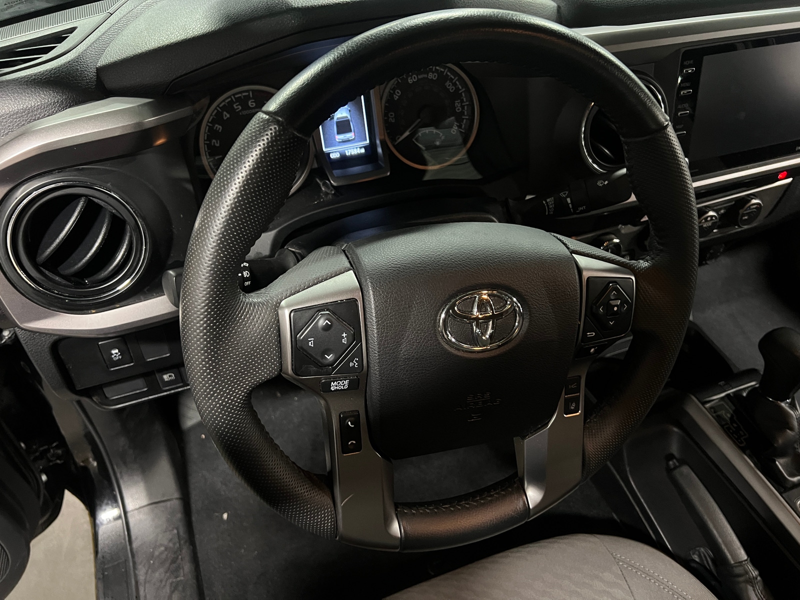 Thumbnail: 2022 Toyota Tacoma - 5