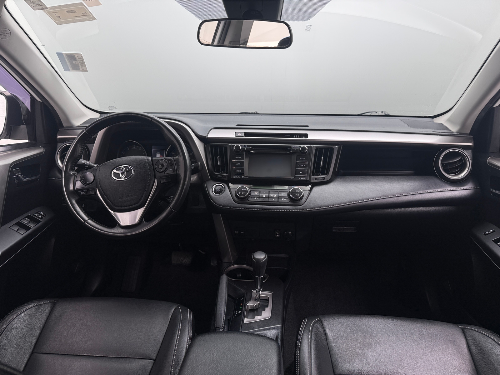 Thumbnail: 2018 Toyota RAV4 - 3