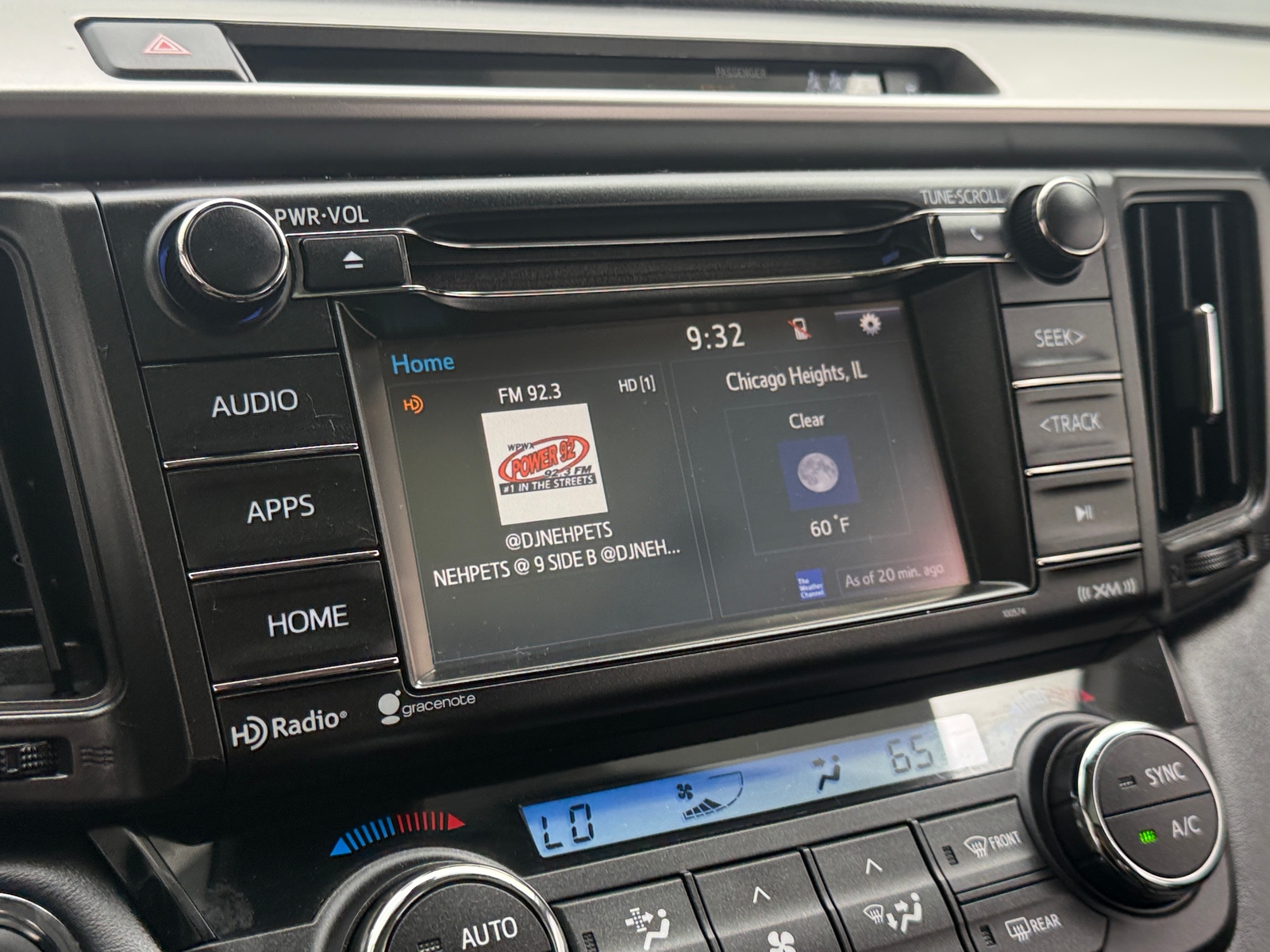Thumbnail: 2018 Toyota RAV4 - 4