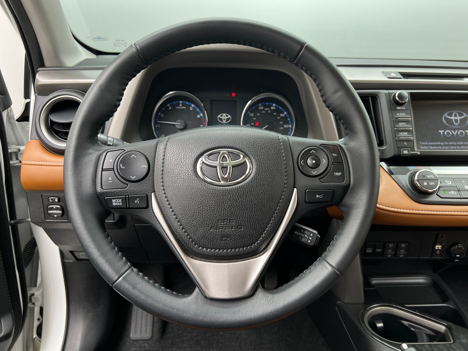 Thumbnail: 2017 Toyota RAV4 - 4
