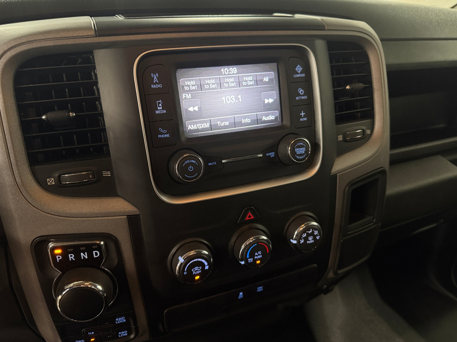 Thumbnail: 2021 RAM 1500 Classic - 4