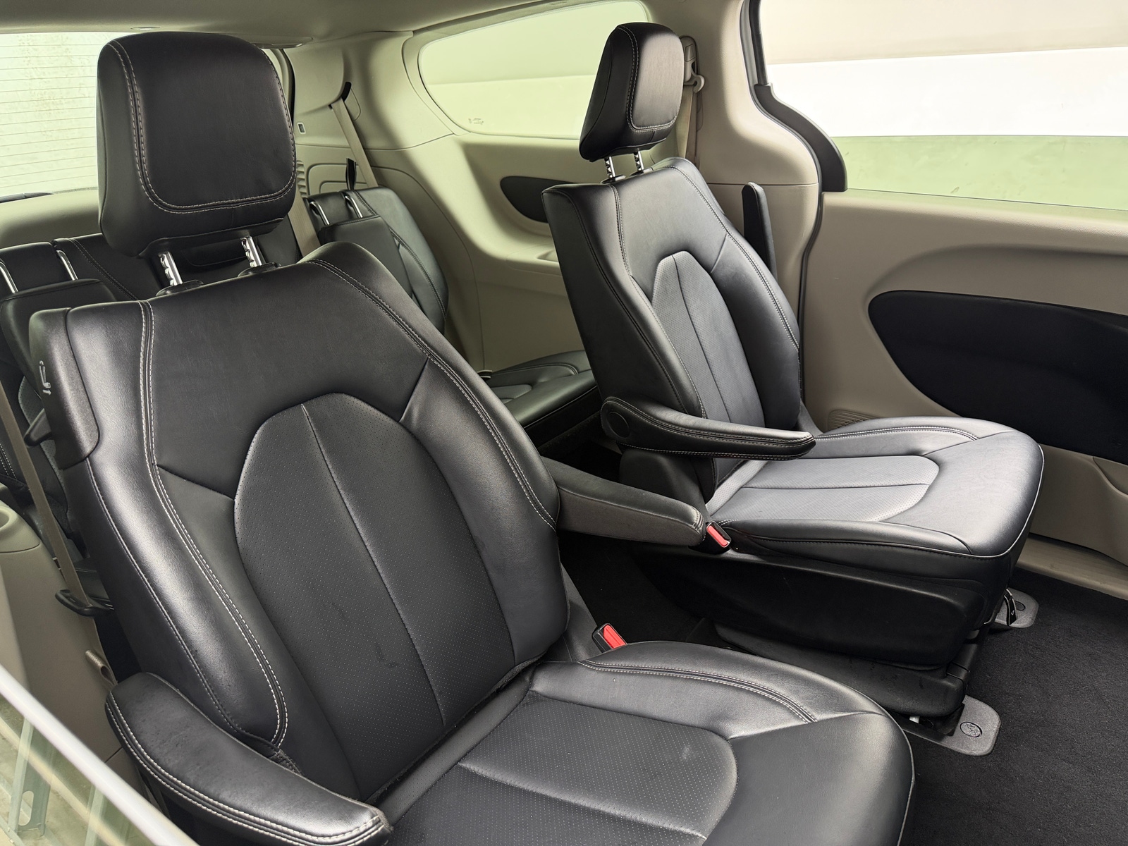 Thumbnail: 2024 Chrysler Pacifica - 5