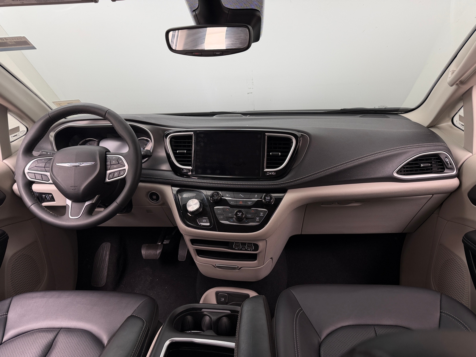 Thumbnail: 2024 Chrysler Pacifica - 2