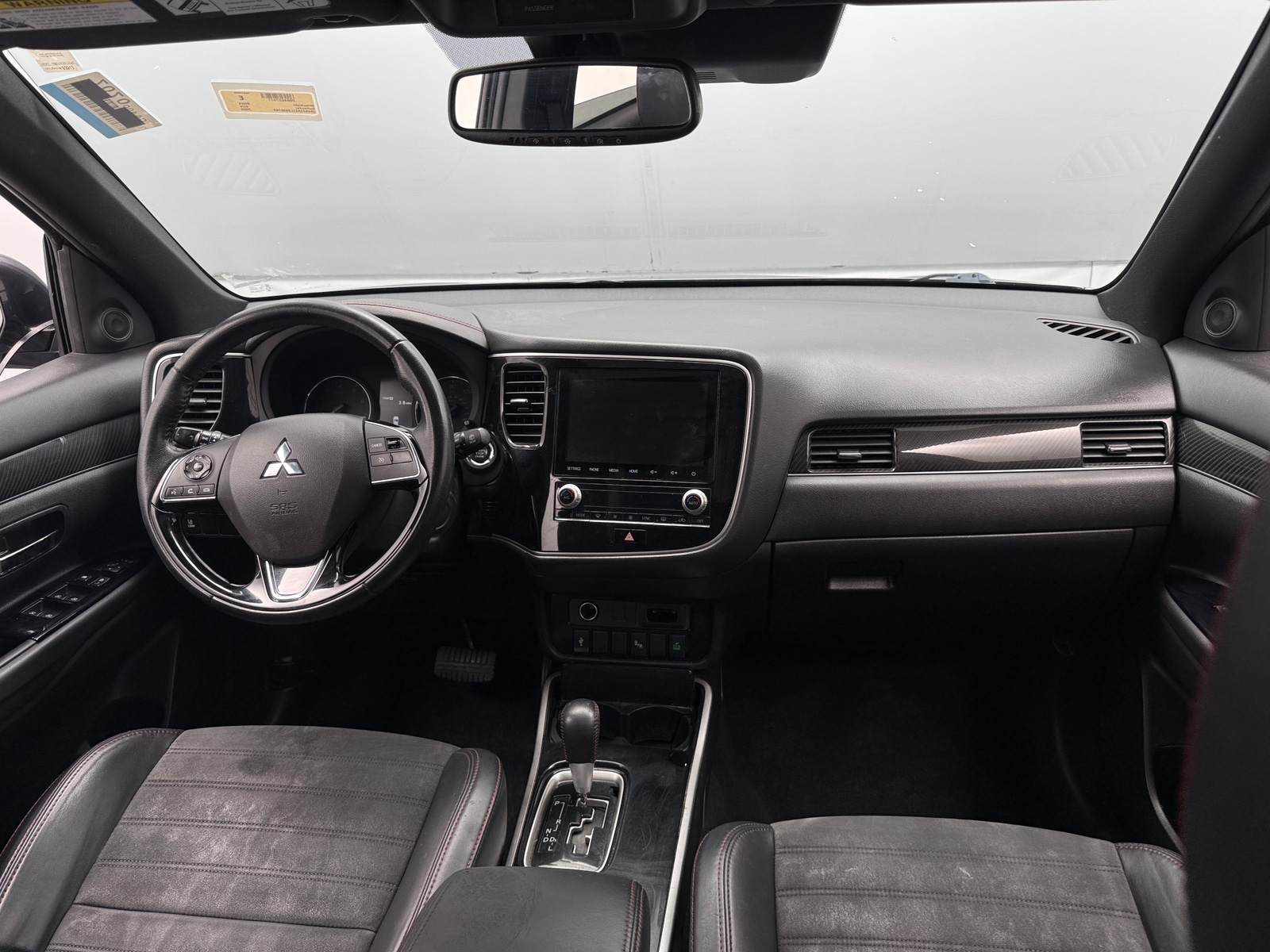 Thumbnail: 2020 Mitsubishi Outlander - 3