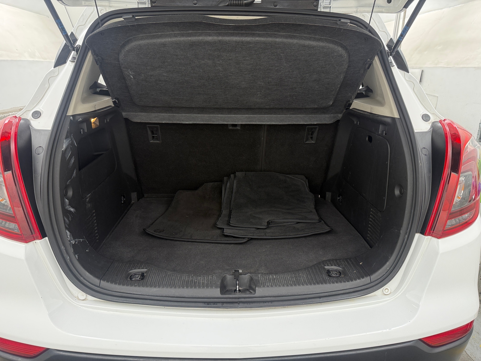 Thumbnail: 2018 Buick Encore - 7