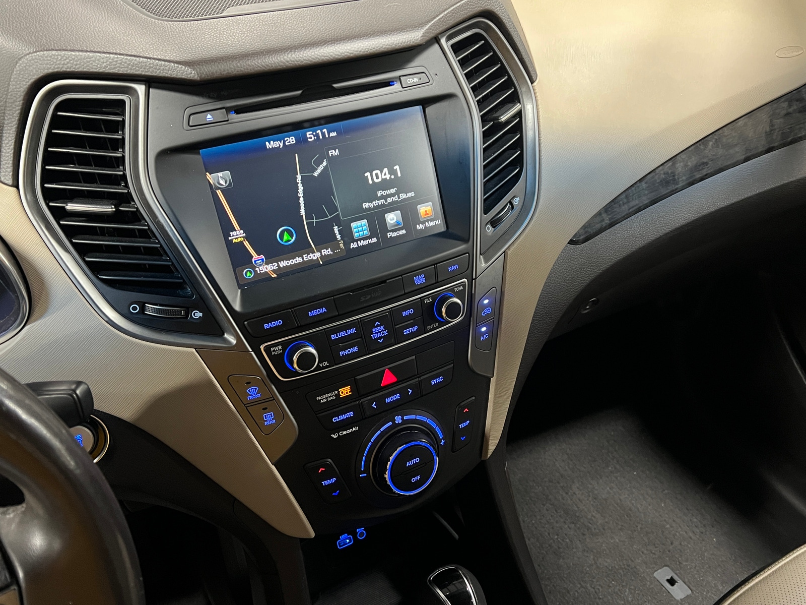 Thumbnail: 2017 Hyundai Santa Fe - 4