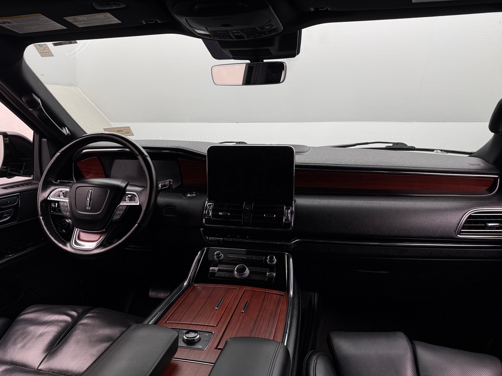 Thumbnail: 2021 Lincoln Navigator - 3