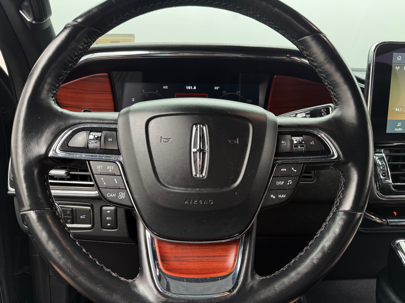 Thumbnail: 2021 Lincoln Navigator - 5