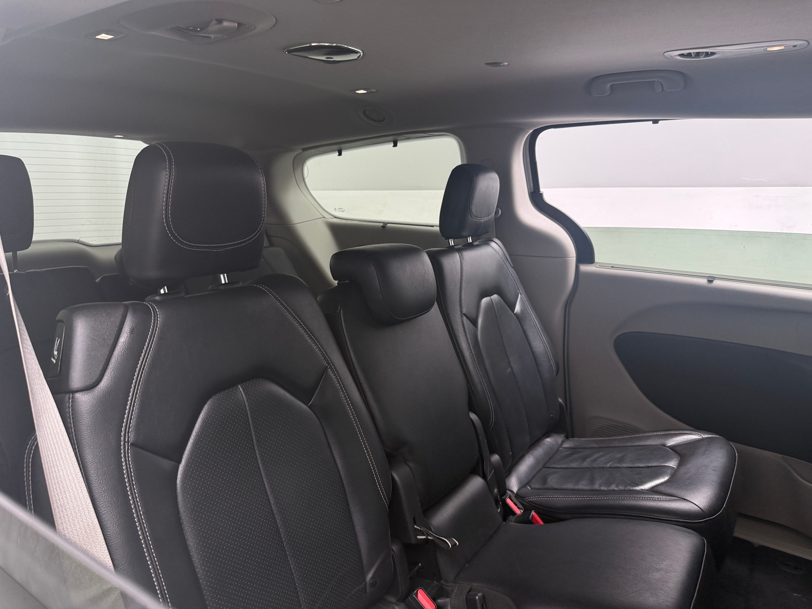 Thumbnail: 2022 Chrysler Pacifica - 5