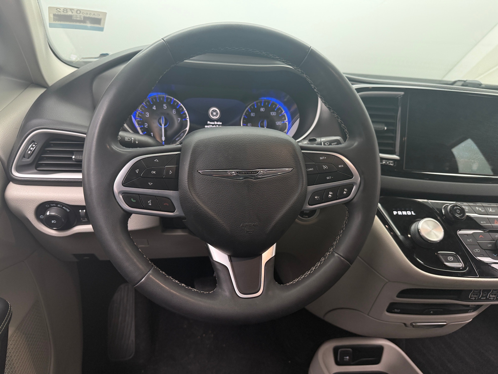Thumbnail: 2022 Chrysler Pacifica - 4