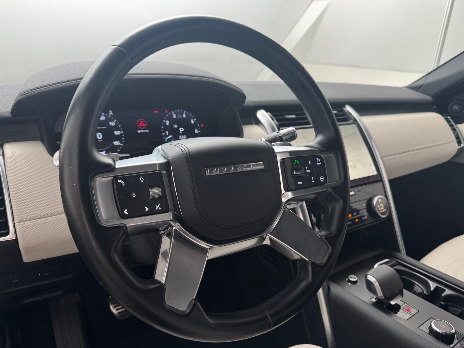 Thumbnail: 2021 Land Rover Discovery - 4