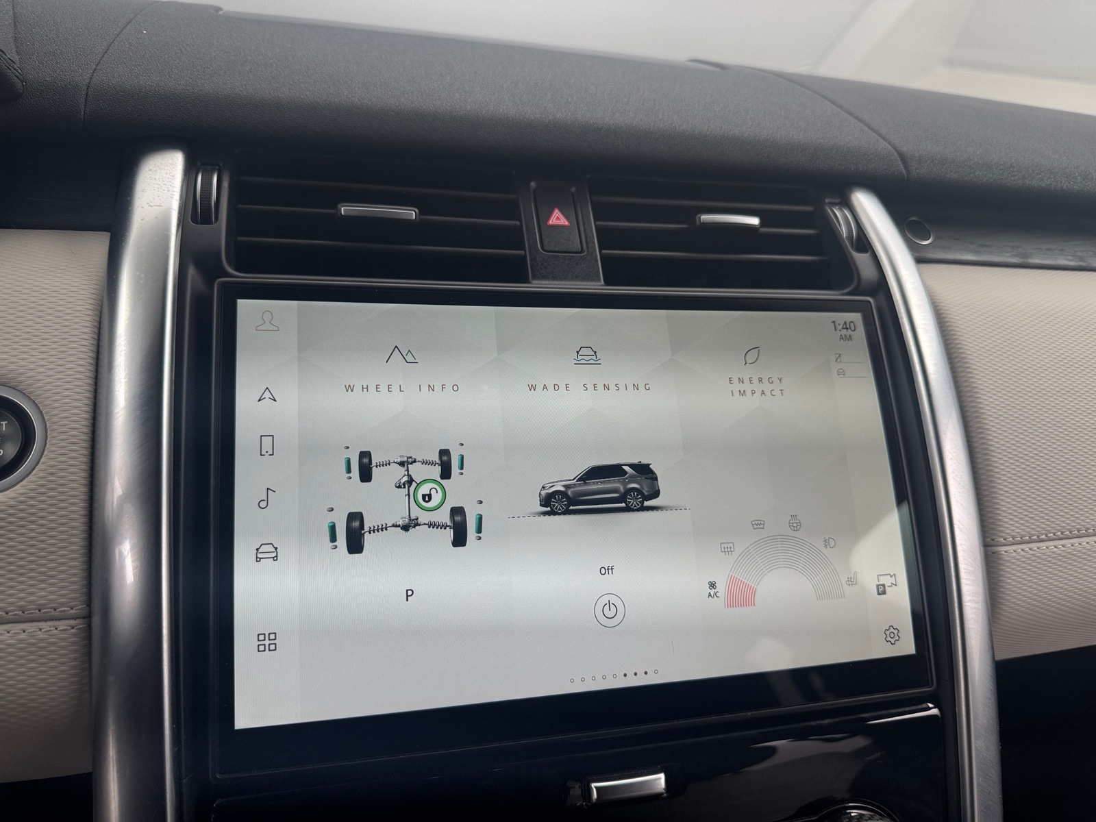 Thumbnail: 2021 Land Rover Discovery - 3
