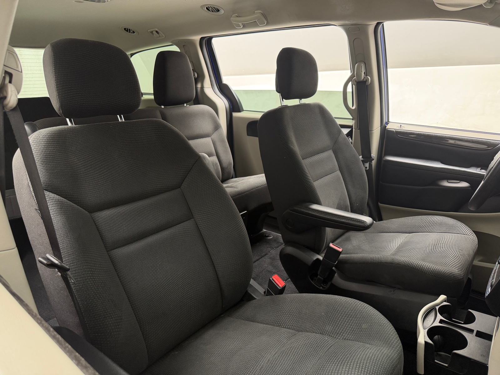 Thumbnail: 2020 Dodge Grand Caravan - 2