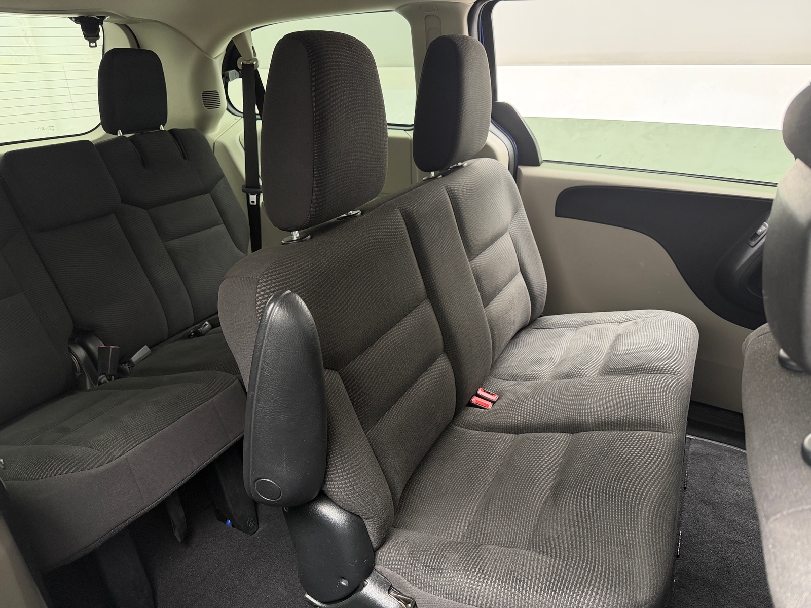 Thumbnail: 2020 Dodge Grand Caravan - 6