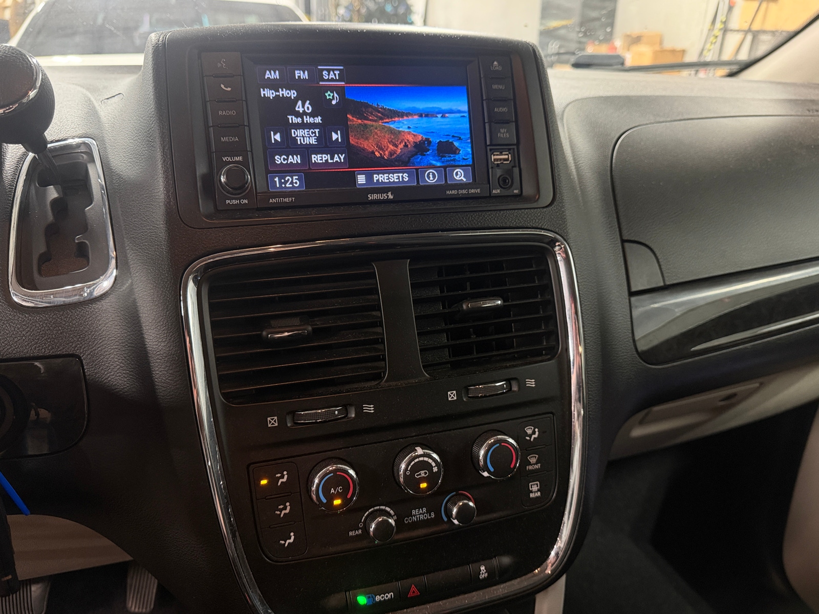 Thumbnail: 2020 Dodge Grand Caravan - 4
