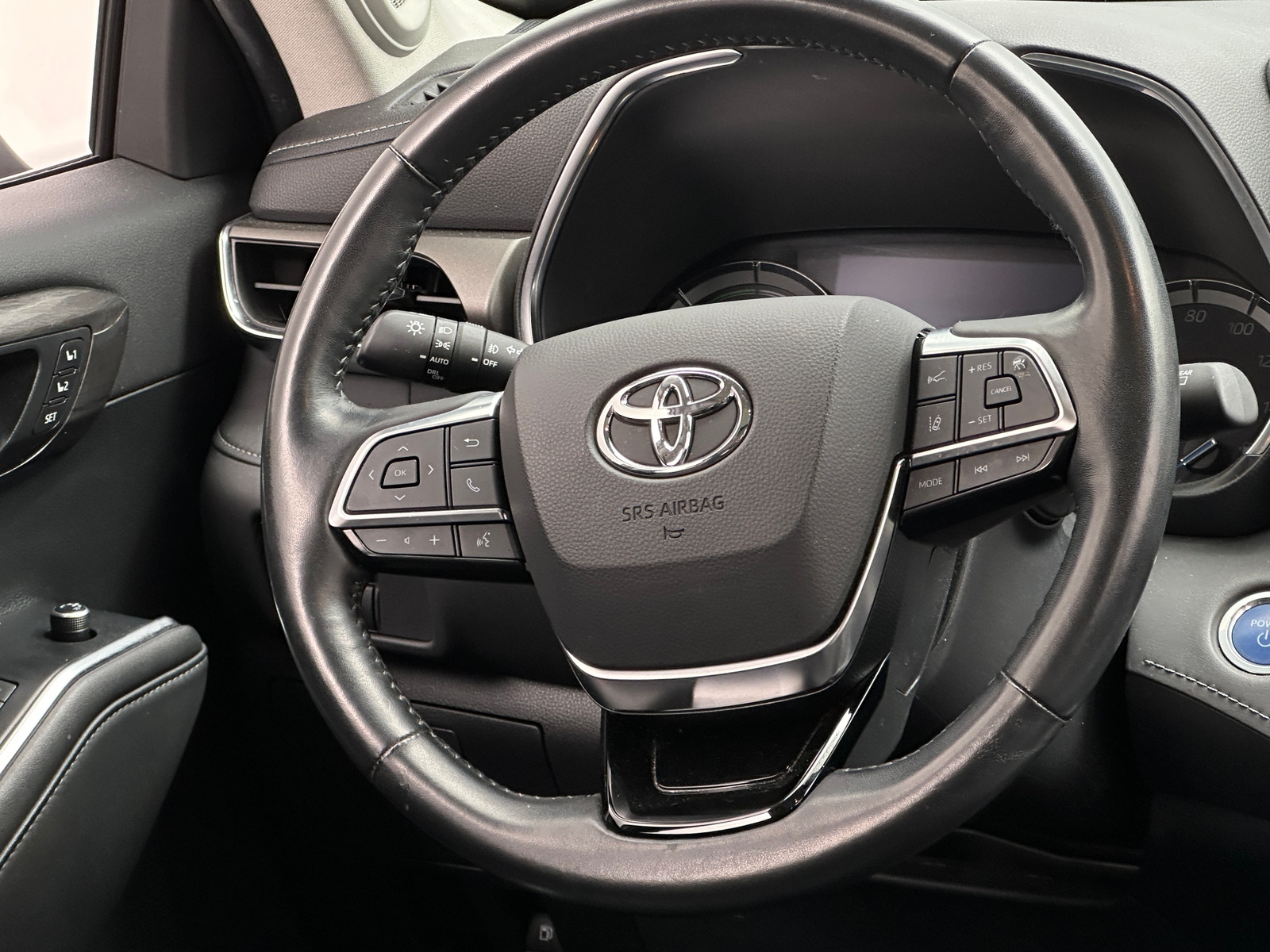 Thumbnail: 2020 Toyota Highlander - 4