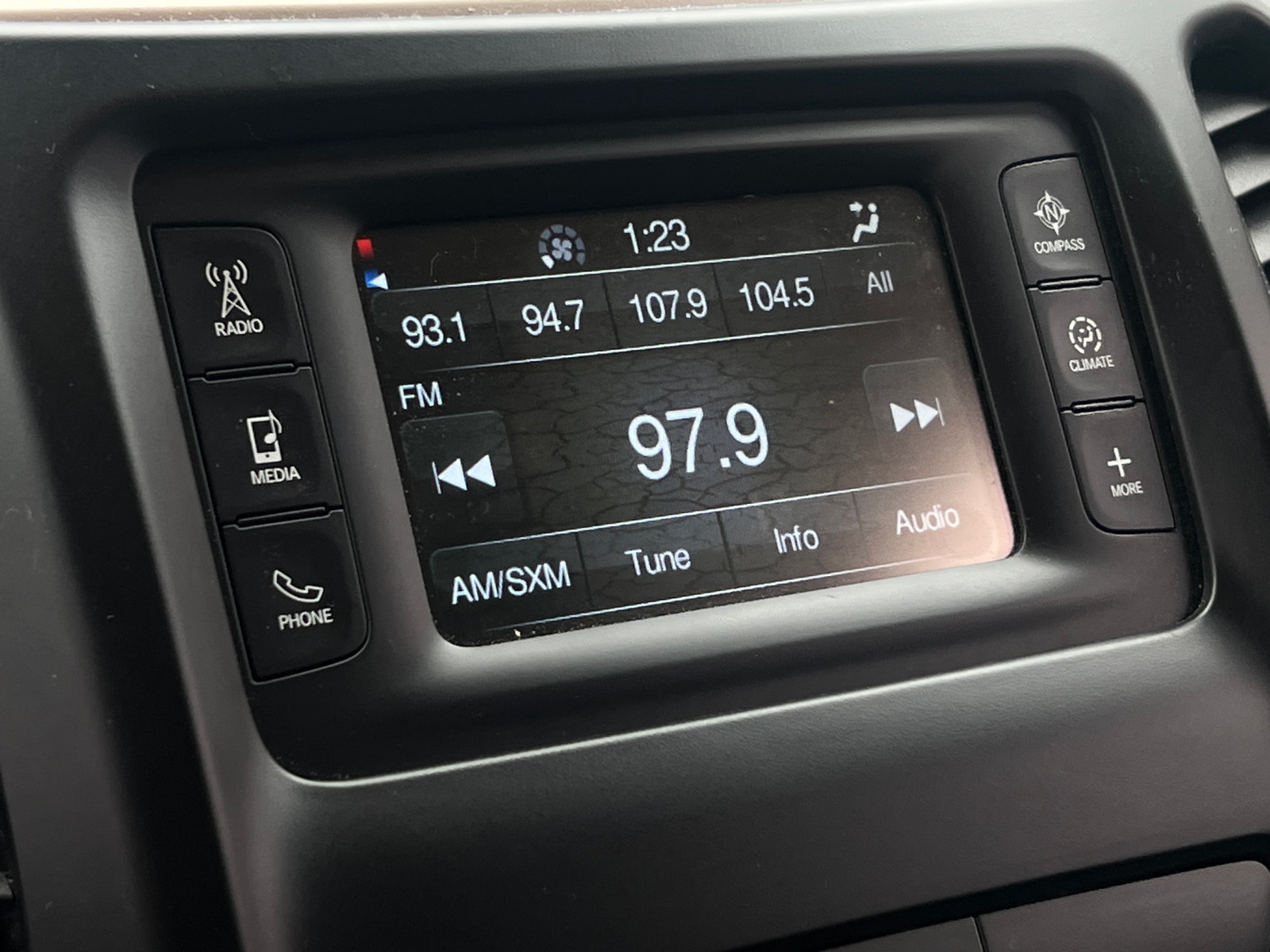 Thumbnail: 2018 Jeep Cherokee - 4