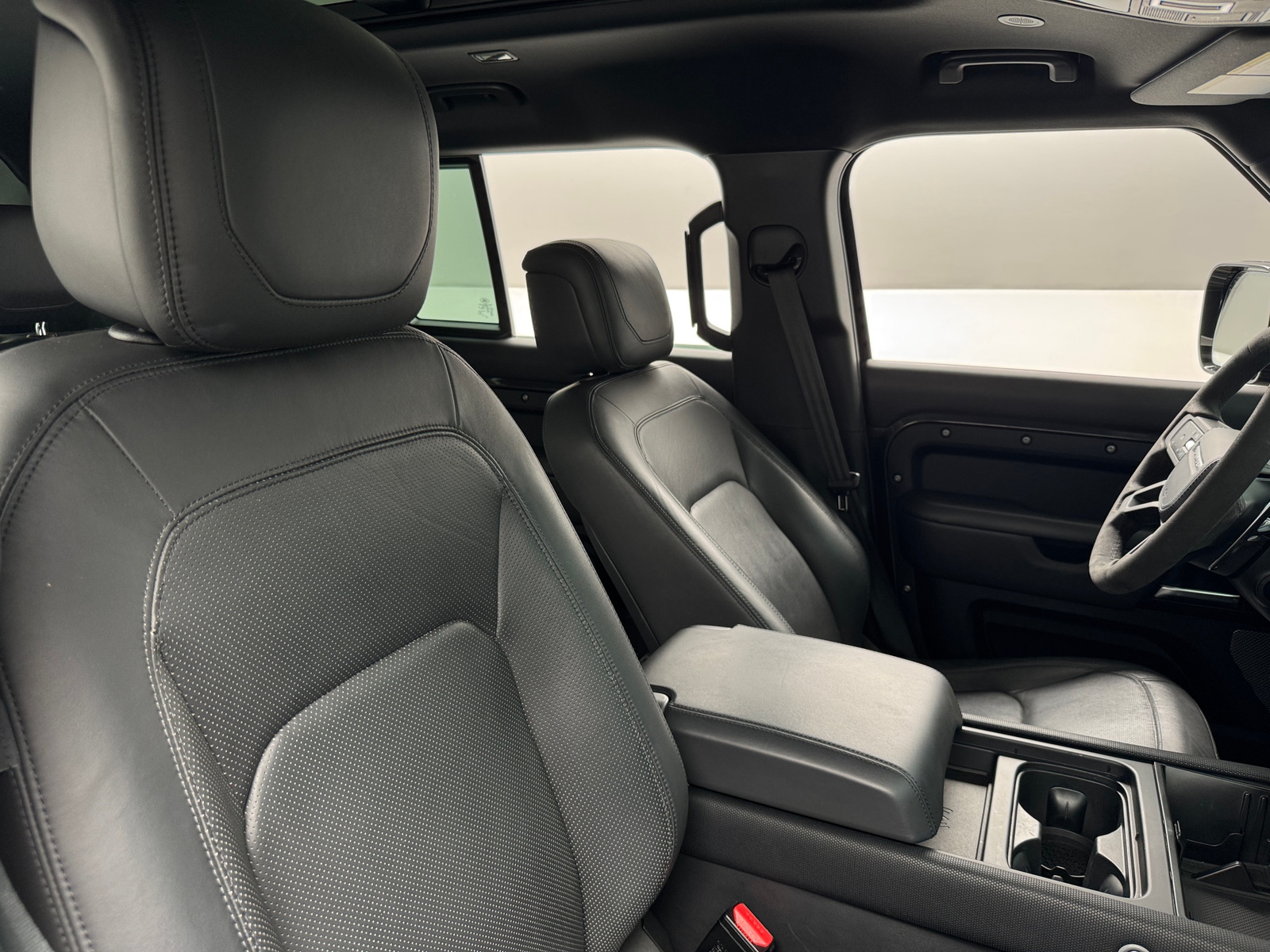 Thumbnail: 2024 Land Rover Defender - 2